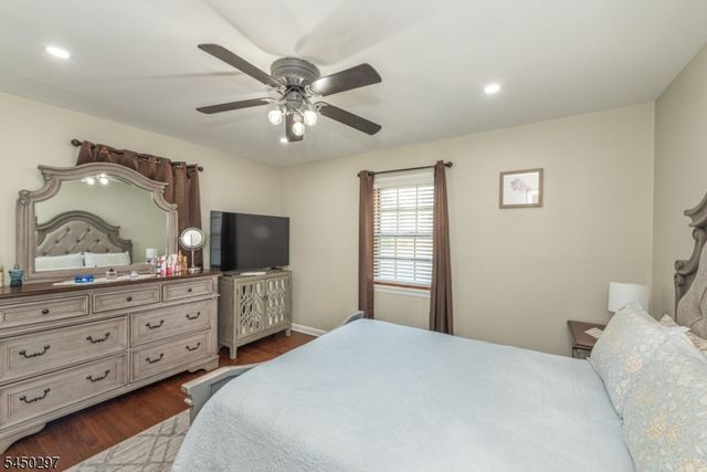 54 Hasbrouck Ave, Hasbrouck Heights Boro, NJ 07604