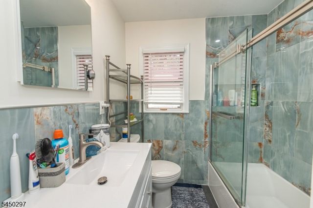 54 Hasbrouck Ave, Hasbrouck Heights Boro, NJ 07604