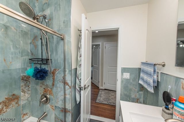 54 Hasbrouck Ave, Hasbrouck Heights Boro, NJ 07604