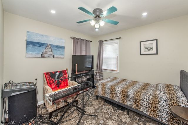 54 Hasbrouck Ave, Hasbrouck Heights Boro, NJ 07604