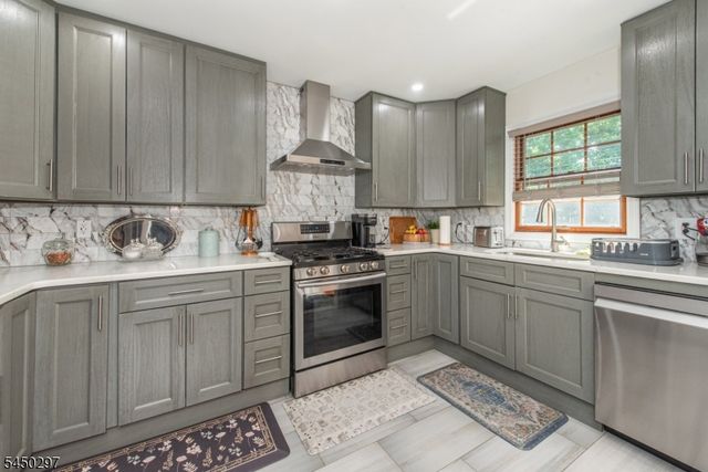 54 Hasbrouck Ave, Hasbrouck Heights Boro, NJ 07604