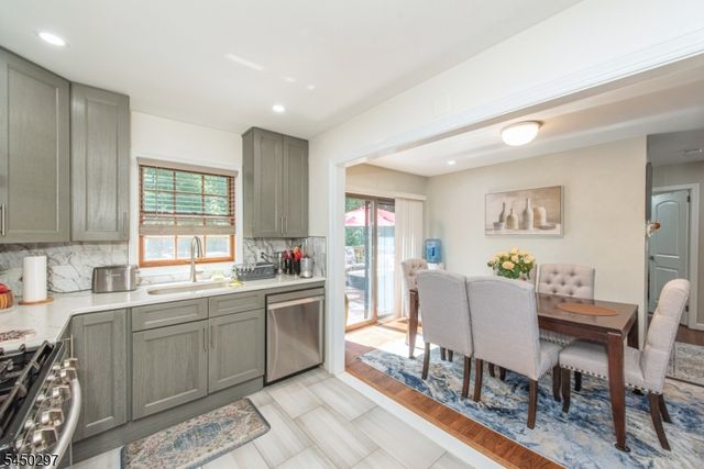 54 Hasbrouck Ave, Hasbrouck Heights Boro, NJ 07604
