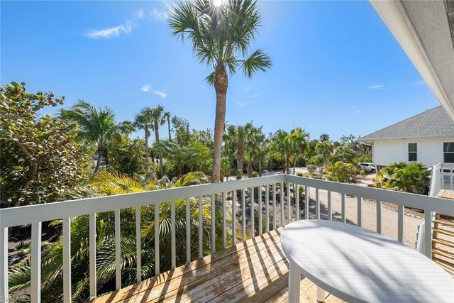 2126 Egret CIR, Sanibel, FL 33957