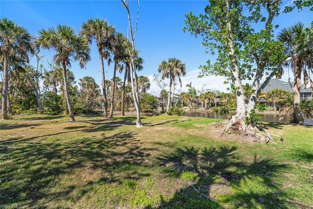 2126 Egret CIR, Sanibel, FL 33957