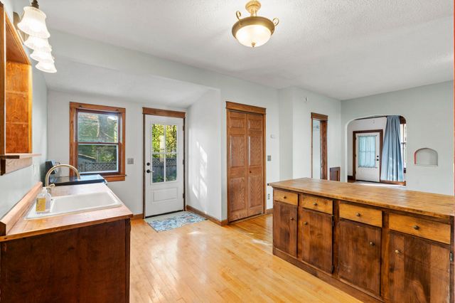 1216 Danforth Street, Saint Paul, MN 55117