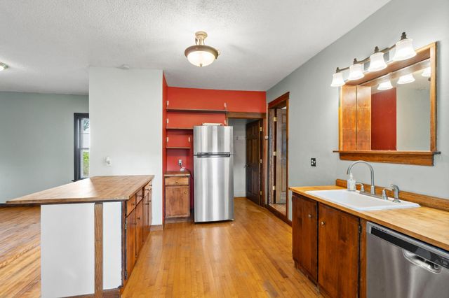 1216 Danforth Street, Saint Paul, MN 55117