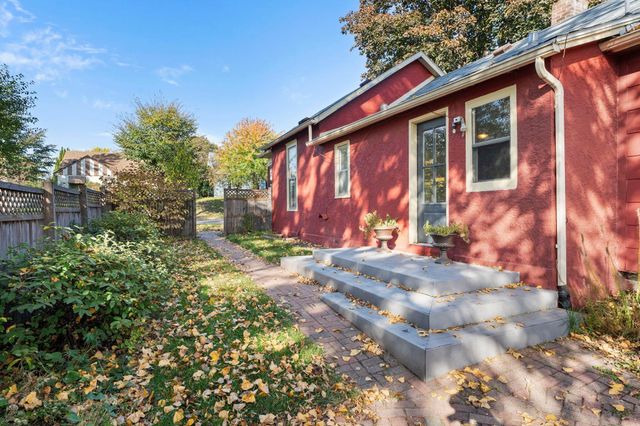 1216 Danforth Street, Saint Paul, MN 55117
