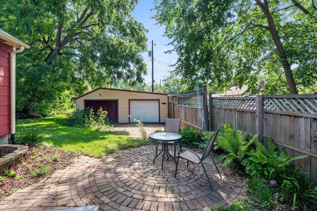 1216 Danforth Street, Saint Paul, MN 55117