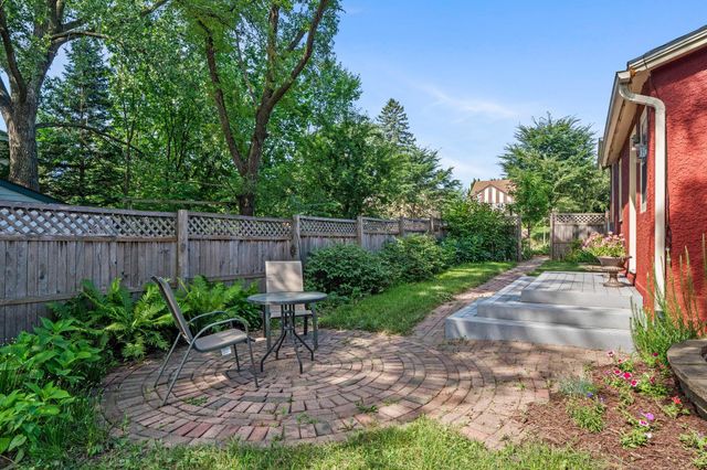 1216 Danforth Street, Saint Paul, MN 55117