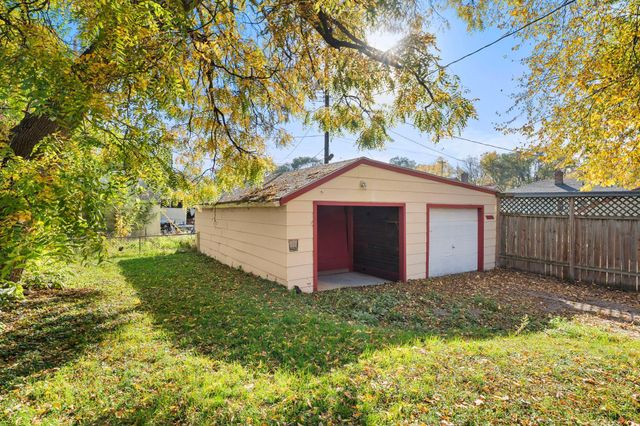 1216 Danforth Street, Saint Paul, MN 55117