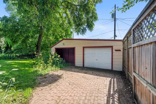 1216 Danforth Street, Saint Paul, MN 55117