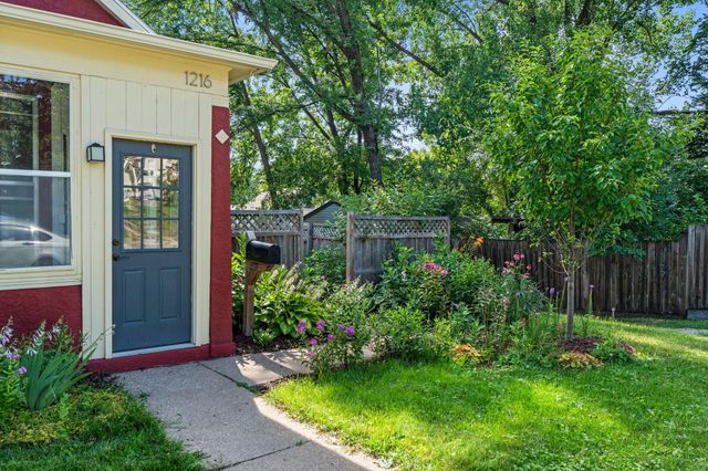 1216 Danforth Street, Saint Paul, MN 55117