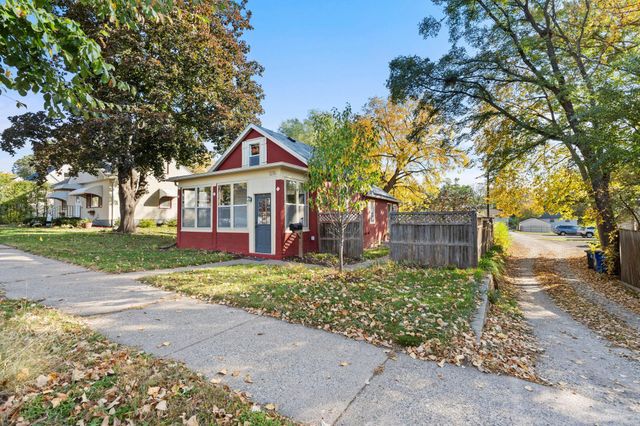 1216 Danforth Street, Saint Paul, MN 55117