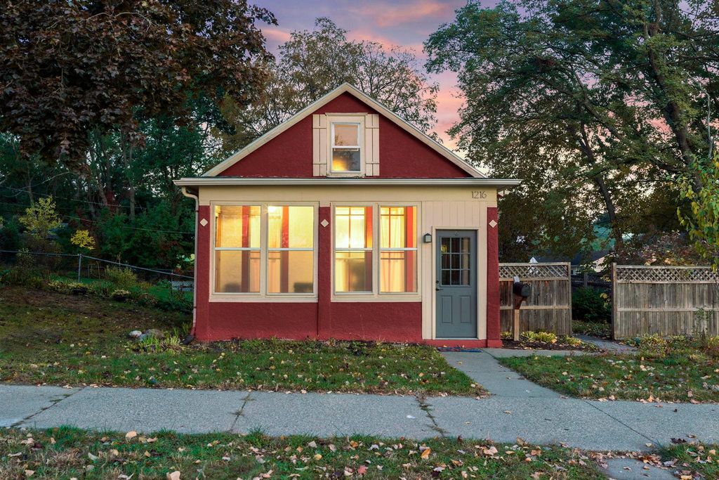 1216 Danforth Street, Saint Paul, MN 55117 — photo 2