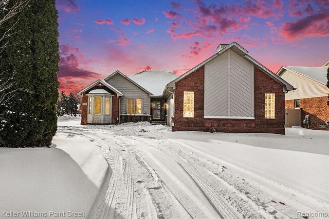 3090 Brysons Cove Drive, Warren, MI 48092