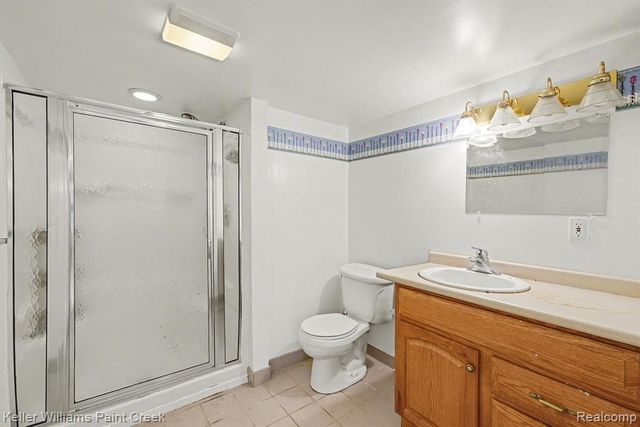 3090 Brysons Cove Drive, Warren, MI 48092