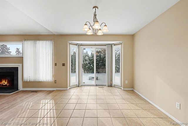 3090 Brysons Cove Drive, Warren, MI 48092