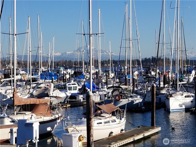 8975 Pine Sisken, Blaine, WA 98230