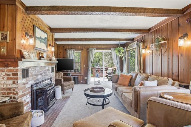 11 Graniteville Rd, Westford, MA 01886
