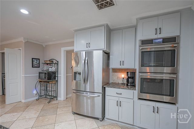 4 Tomochichi Lane, Savannah, GA 31411