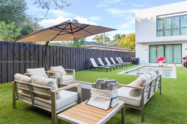 416 NW 52nd St, Miami, FL 33127