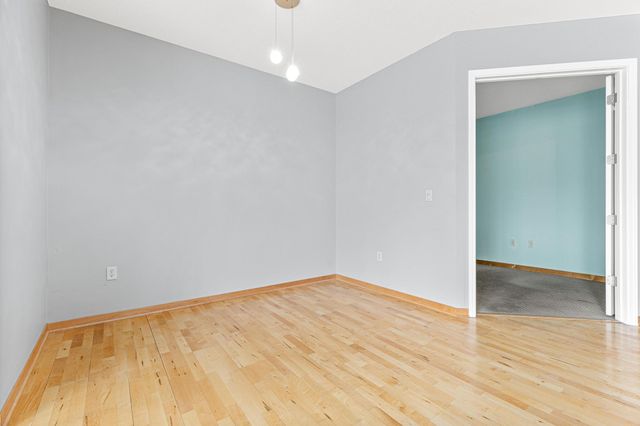 460 Ford Road 203, Saint Louis Park, MN 55426