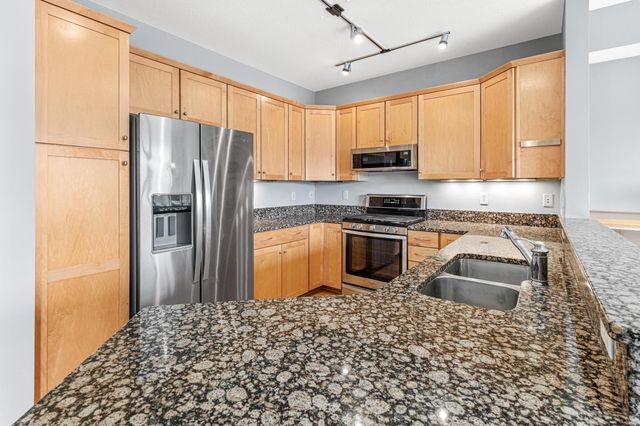 460 Ford Road 203, Saint Louis Park, MN 55426