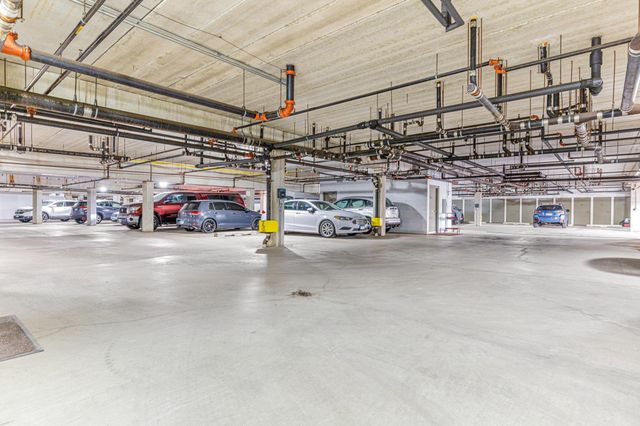 460 Ford Road 203, Saint Louis Park, MN 55426