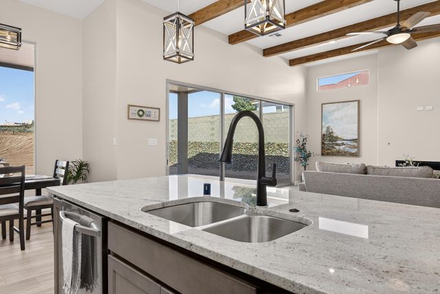 1207 15th Street SE, Albuquerque, NM 87124