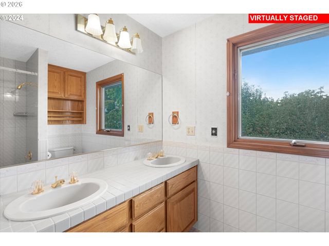 10755 Se 92ND Ave, Happy Valley, OR 97086