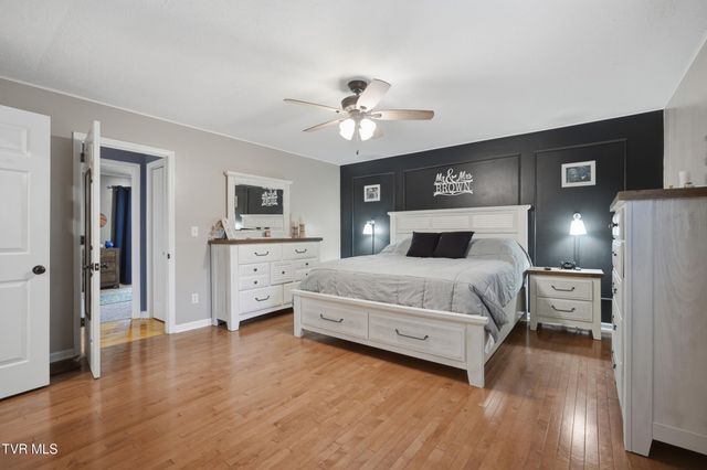 2805 Oak Cliff Court, Johnson City, TN 37601
