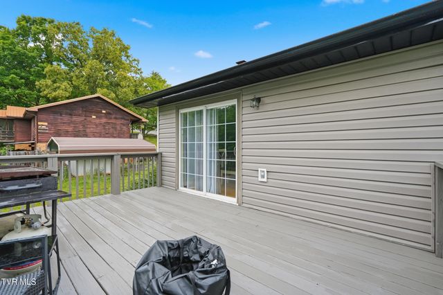 2805 Oak Cliff Court, Johnson City, TN 37601
