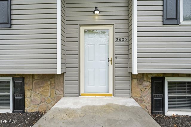 2805 Oak Cliff Court, Johnson City, TN 37601