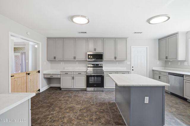 125 Brackish Place, Ocean Springs, MS 39564