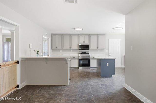 125 Brackish Place, Ocean Springs, MS 39564