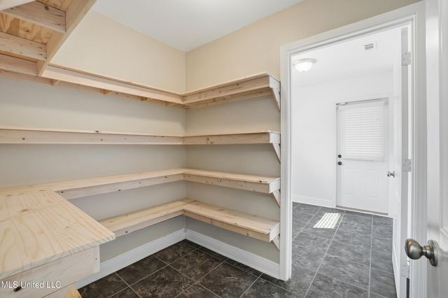 125 Brackish Place, Ocean Springs, MS 39564