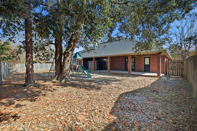 125 Brackish Place, Ocean Springs, MS 39564