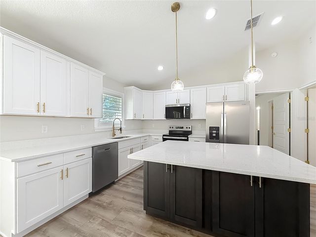 5210 E FORT KING STREET, Ocala, FL 34471