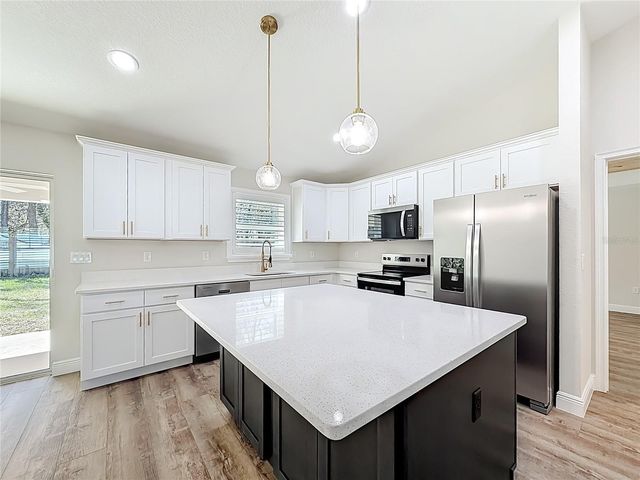 5210 E FORT KING STREET, Ocala, FL 34471