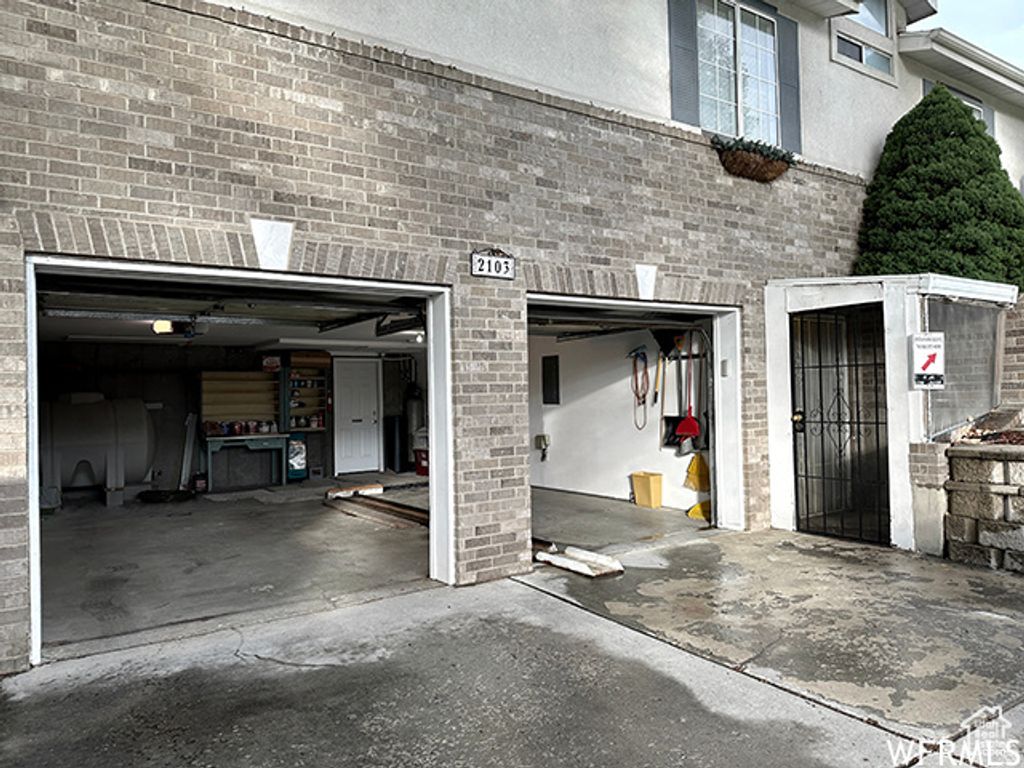 Image 2 of property listing at 2103 S MOUNTAIN VISTA LN, Provo, UT 84606