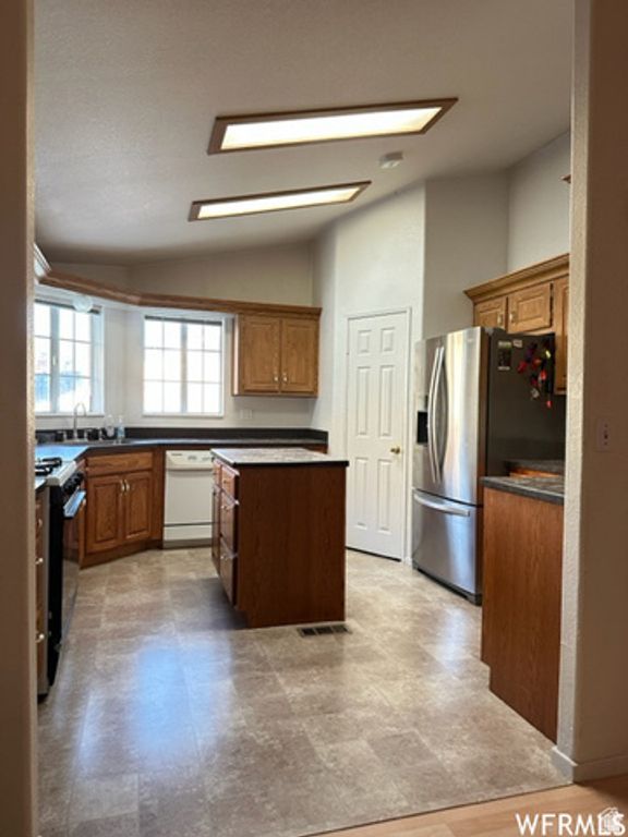 Image 7 of property listing at 2103 S MOUNTAIN VISTA LN, Provo, UT 84606