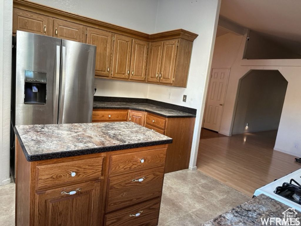 Image 8 of property listing at 2103 S MOUNTAIN VISTA LN, Provo, UT 84606