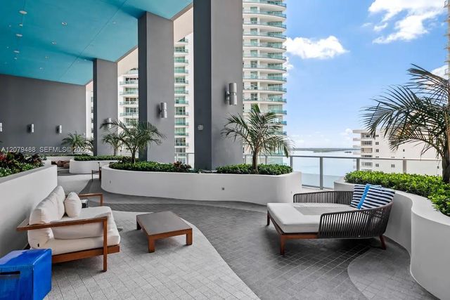 1300 Brickell Bay Drive 1913, Miami, FL 33131