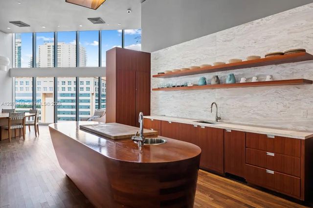 1300 Brickell Bay Drive 1913, Miami, FL 33131