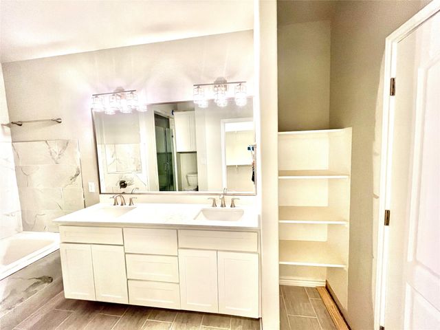386 B Tahitian DR, Bastrop, TX 78602