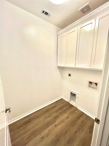 386 B Tahitian DR, Bastrop, TX 78602