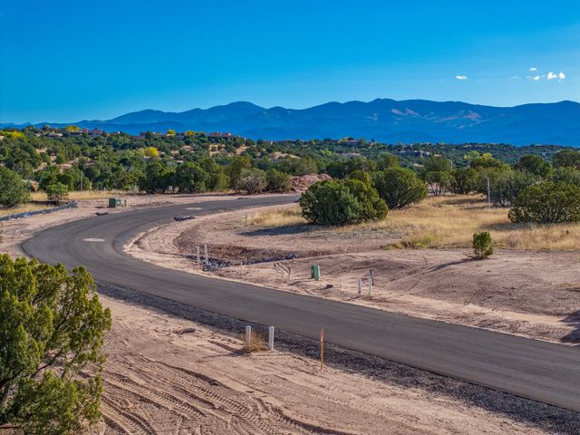 32 Tierra Antigua, Santa Fe, NM 87506