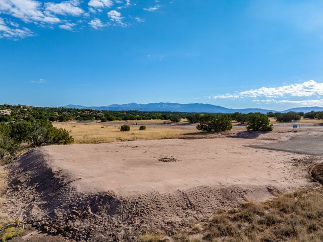 32 Tierra Antigua, Santa Fe, NM 87506