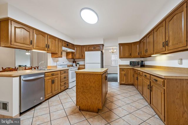 8601 BUCKBOARD DR, Alexandria, VA 22308