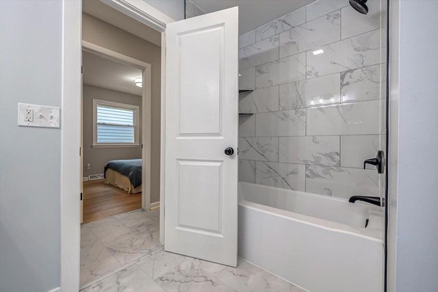 1207 S 98th STREET, West Allis, WI 53214